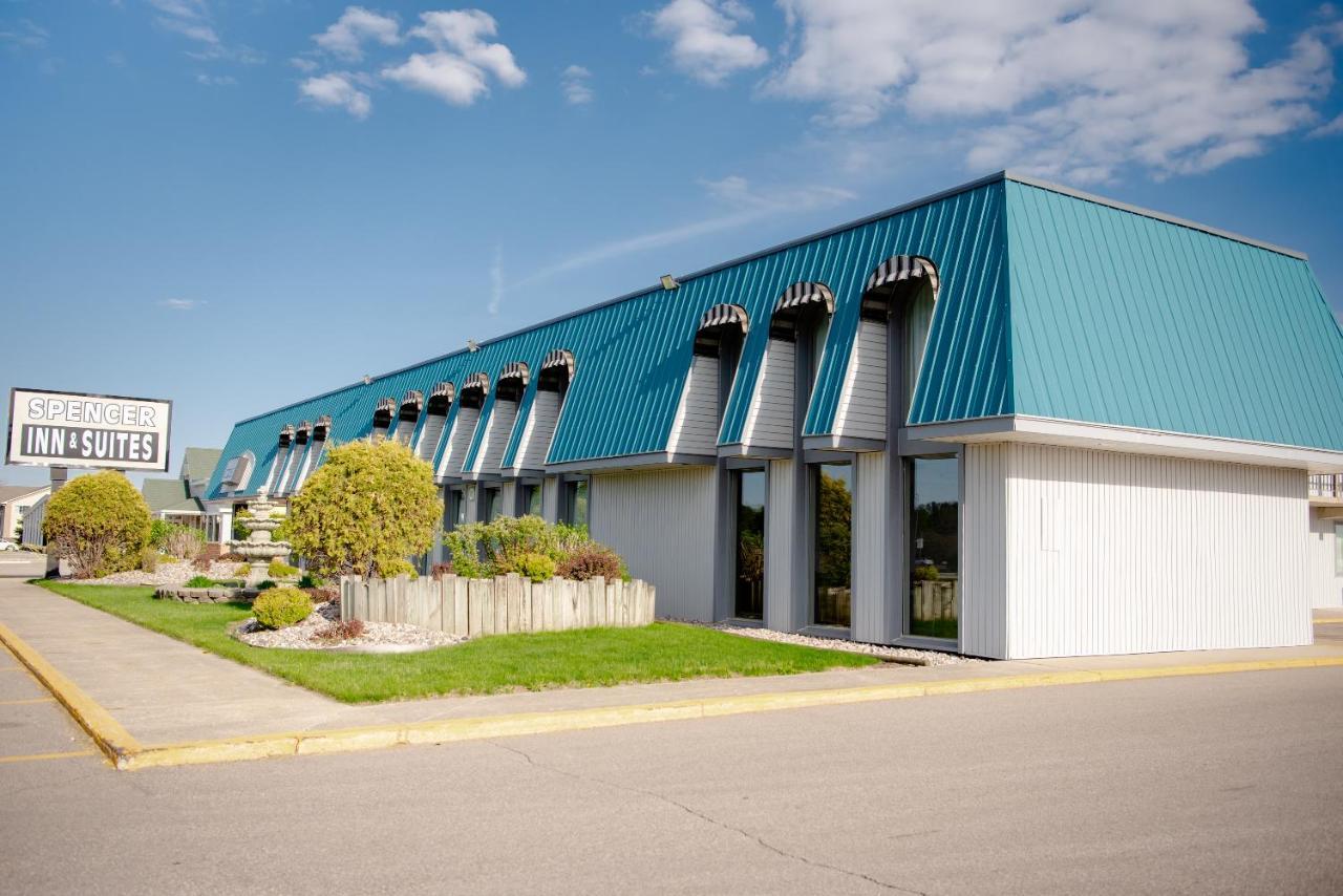 Spencer Inn & Suites Exterior photo